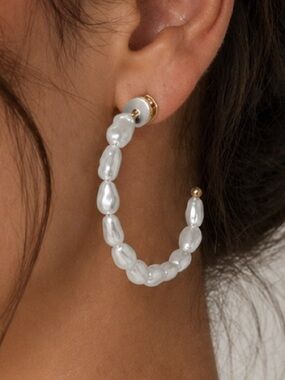 😍SHOW SPECIAL Joe Fresh Pearl Hoop Fashion Earrings NWT